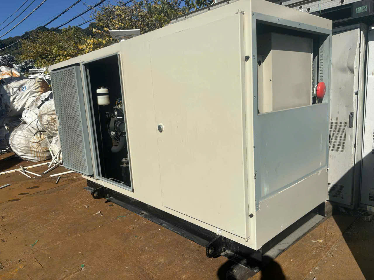 Máy phát điện Mitsubushi 300Kva